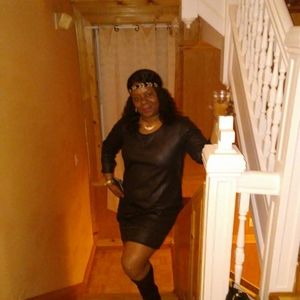 Meet your Posher, Iris